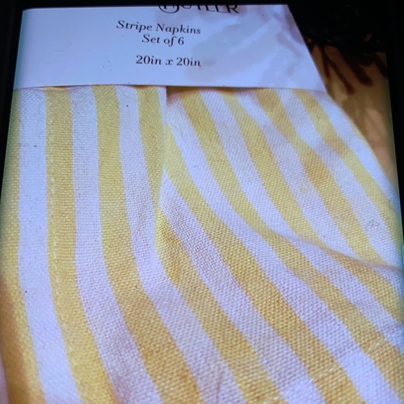 NEW Belle & Butler- 1 New Set of “6” Napkins Lemon & White Stripes.20” x 20” - Picture 7 of 10